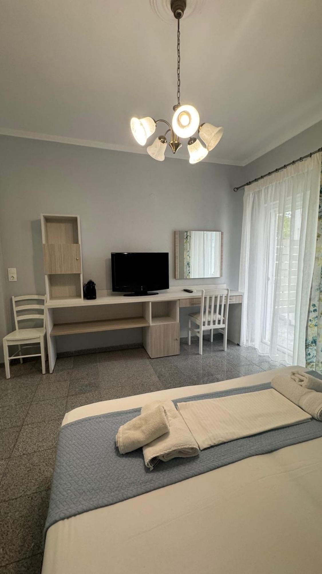 Diaporos Hotel 沃尔沃罗 外观 照片